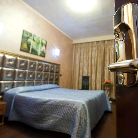 Hotel Bengasi Moncalieri Phòng bức ảnh