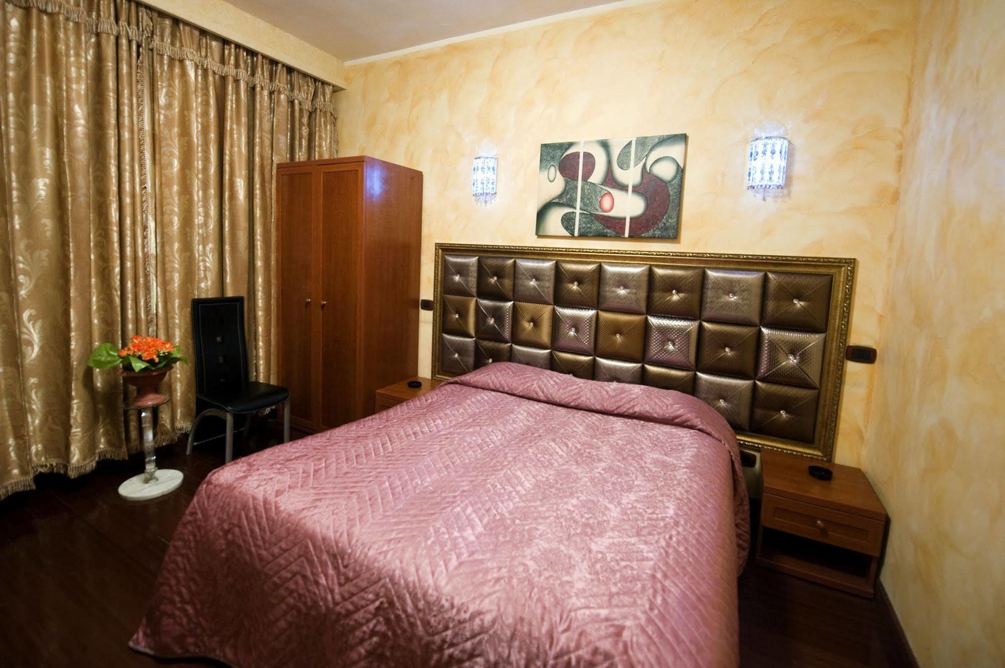 Hotel Bengasi Moncalieri Ngoại thất bức ảnh